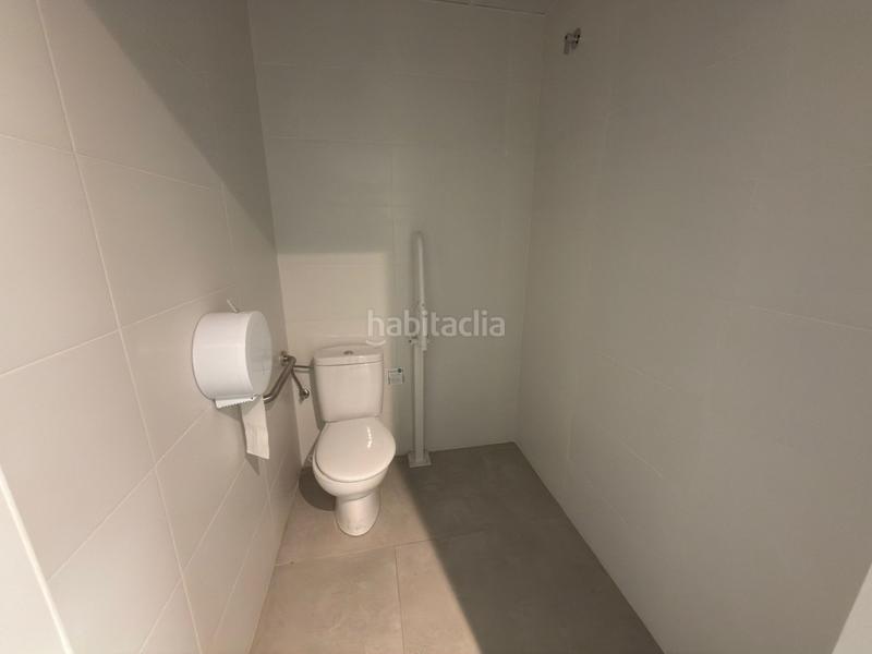 Foto 3ba40889-d047-40e7-8937-d7358353d665. Alquiler local comercial en Sant Antoni Barcelona