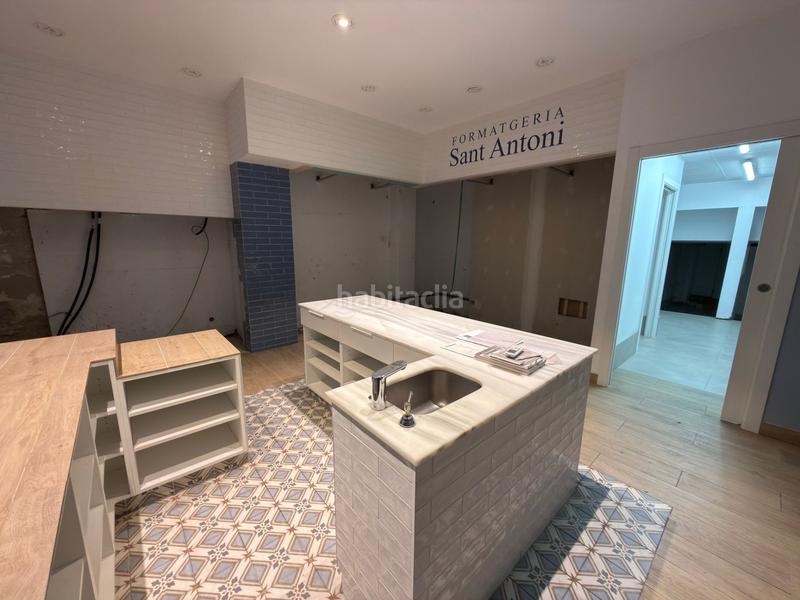 Foto 46f3e57d-1f33-454f-a173-d752d6499f92. Alquiler local comercial en Sant Antoni Barcelona
