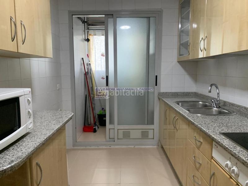 Foto 59001c34-958c-4515-a438-3dc759dcf0ed. Rent apartment with heating parking in Centro Cáceres