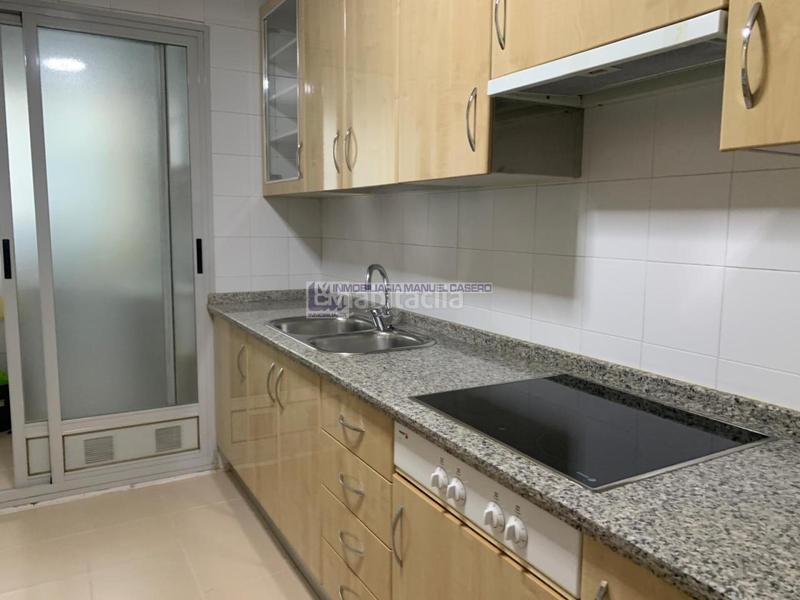 Foto 91f9ef3c-f147-4553-bf44-bc18aab78d1f. Rent apartment with heating parking in Centro Cáceres