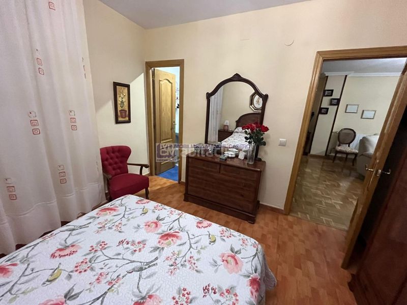 Foto a7975566-4a16-45ee-952d-641cb3200fbf. Flat with heating parking in Centro Cáceres