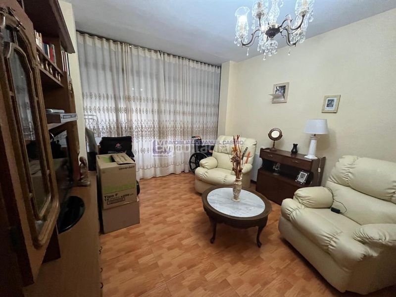 Foto bdf3ee19-7b24-4d3c-acc2-2b9d8211efd7. Flat with heating parking in Centro Cáceres