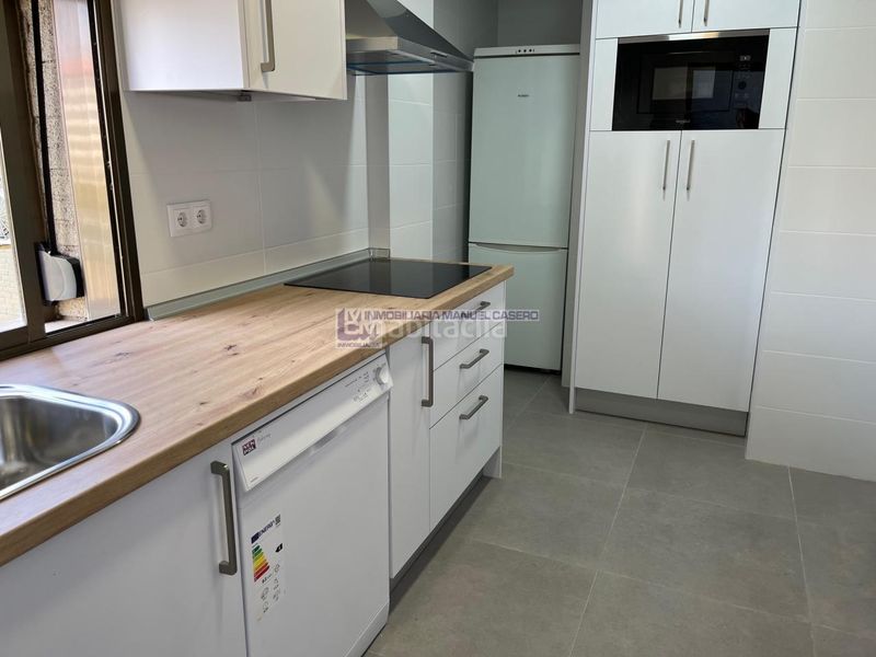 Foto 49d76931-2740-4b6a-b377-be370463eeb6. Lloguer pis amb calefacció aparcament a Centro Cáceres