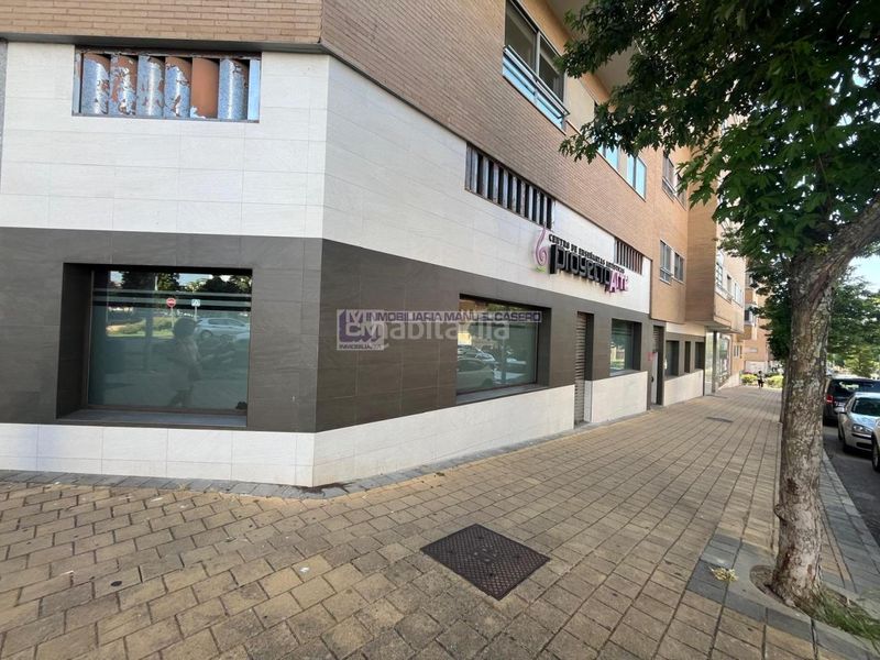 Foto d8487696-0da8-4941-9740-fff5eb55b0df. Alquiler local comercial en Centro Cáceres