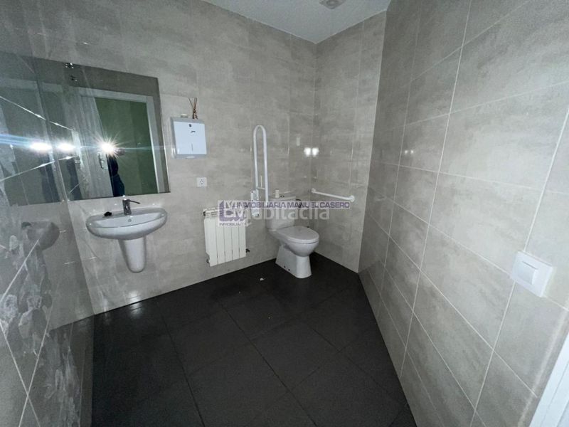Foto e07024a6-300a-4dd1-9945-ff1d37a563de. Alquiler local comercial en Centro Cáceres