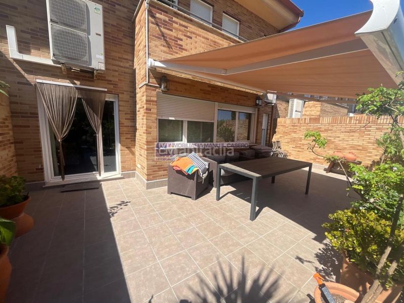 Foto b37eb40f-926a-4603-8d8f-43e11ce2a467. Casa adossada amb calefacció aparcament piscina a Cáceres