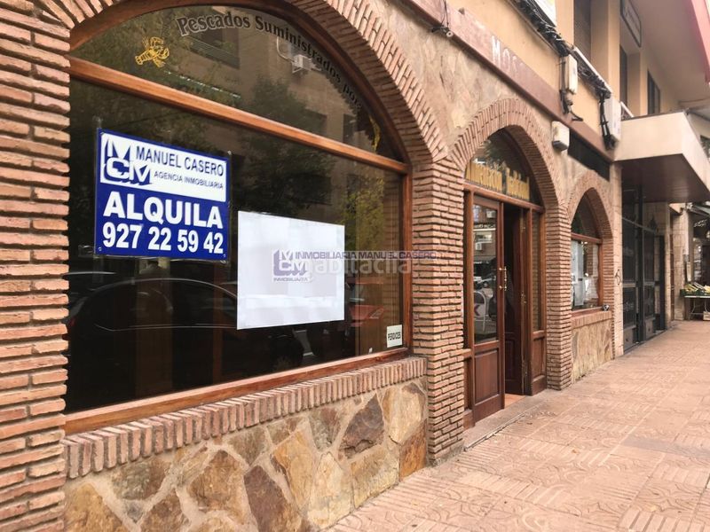 Foto e120a80d-1dd0-41d0-8e11-aeb7607afd43. Lloguer local comercial a Centro Cáceres