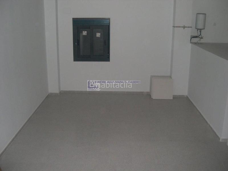 Foto 0763e87d-3d89-4343-b5a8-6ad03db8af0a. Lloguer local comercial a Centro Cáceres