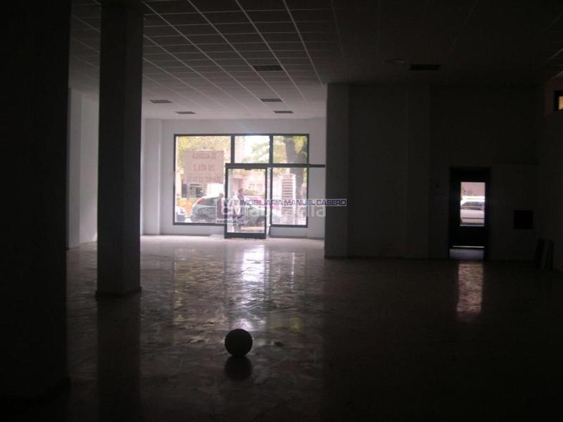 Foto a6d2f0e4-d02b-46a2-bbab-7dbe8c35031c. Lloguer local comercial a Centro Cáceres