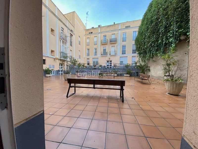 Foto d6cabe43-136d-4aa8-a523-64fe8b1b0178. Local comercial amb calefacció a Casco Antiguo Cáceres