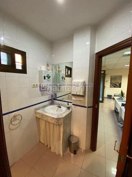 Foto f78d8942-fa36-4744-9528-1f48d009922c. Local comercial amb calefacció a Casco Antiguo Cáceres