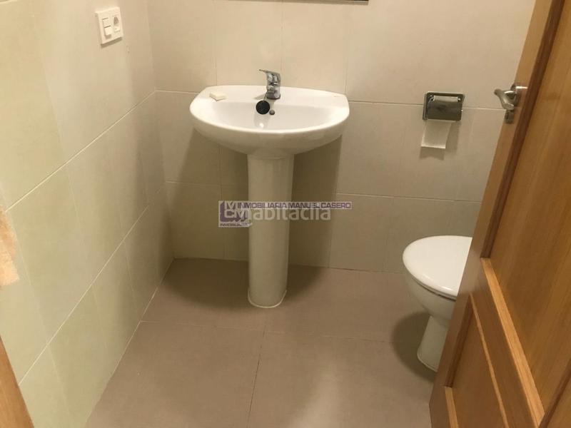 Foto 0f81f57e-d517-4748-a7d6-93f2474c3a40. Lloguer local comercial a Centro Cáceres