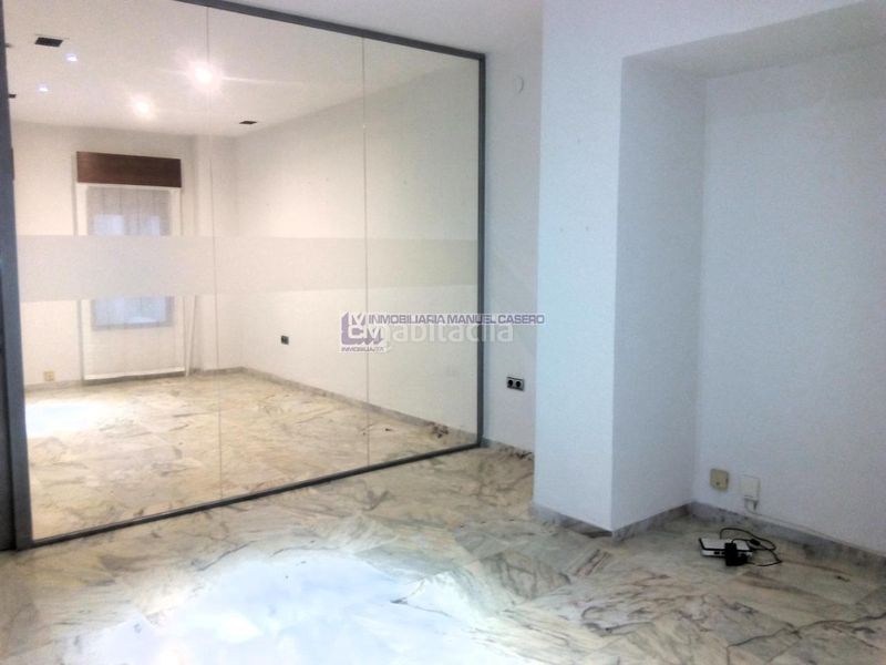 Foto f223ae62-b816-4232-8fc6-f0a7c0c16057. Affitto ufficio in Centro Cáceres