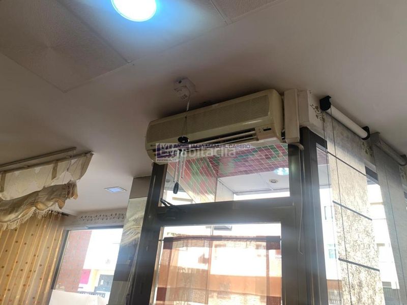Foto b7ba8aa9-3017-41e1-947e-a51da62c5f10. Local comercial a Centro Cáceres