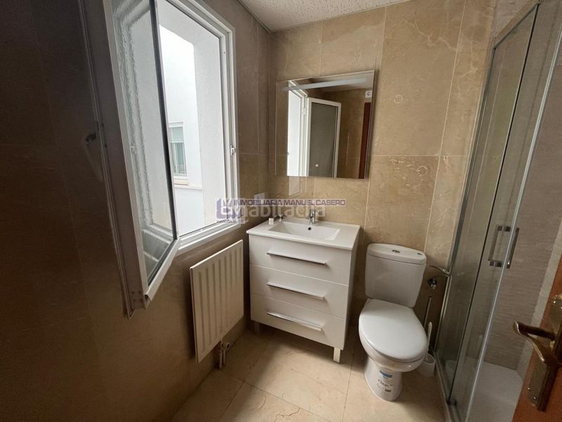 Foto ae60ad8e-dfa9-4053-a11a-8959d1a4f73e. Rent flat with heating in Centro Cáceres