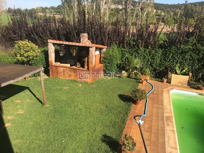 Foto 2f54f797-2dc9-4cb7-8e11-2b4e73d0010c. Chalet con riscaldamento parcheggio piscina in Ceres Golf Cáceres