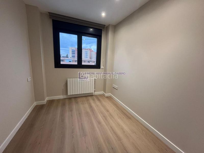 Foto 8c991b28-f98f-437a-934e-376cd25e20d4. Lloguer àtic amb calefacció aparcament piscina a Cáceres