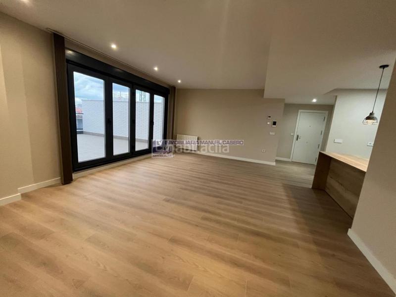 Foto 8b268538-1eb2-4f37-85ce-504e3325d854. Location attique avec chauffage parking piscine dans Cáceres