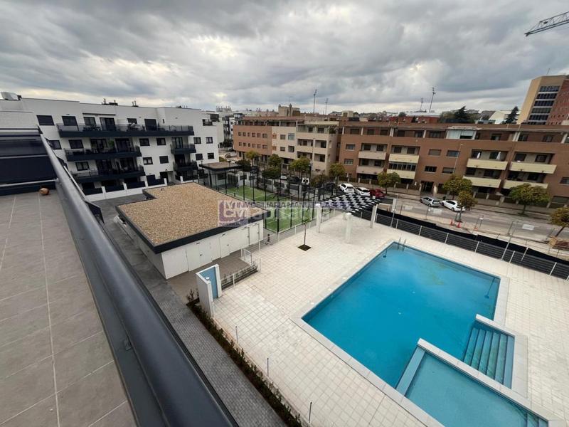 Foto bc1bc150-dba4-42a1-b087-0ffde3ad9082. Location attique avec chauffage parking piscine dans Cáceres