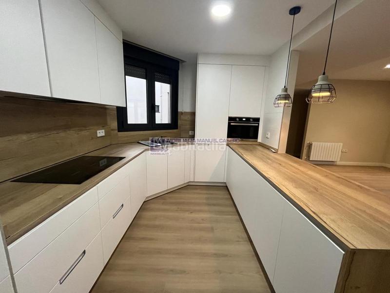 Foto f41ea7f5-86e3-4fb4-84f0-486de877c920. Location attique avec chauffage parking piscine dans Cáceres