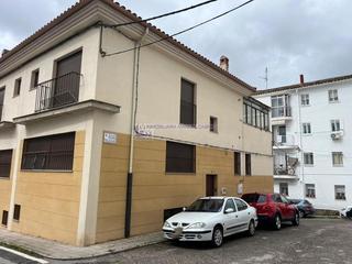 Casa aparellada a Casco Antiguo