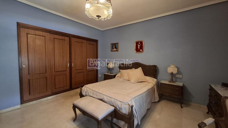 Foto b6e0d069-de0f-462f-bd2f-c543b8ca9fbd. Etagenwohnung mit heizung parking in Centro Cáceres