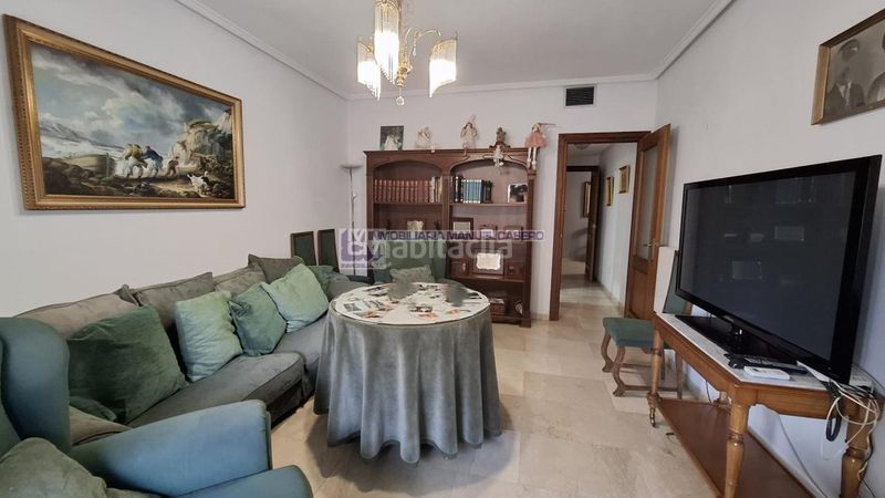 Foto cec55a0d-609f-4b56-8f10-a8434497d0e2. Etagenwohnung mit heizung parking in Centro Cáceres