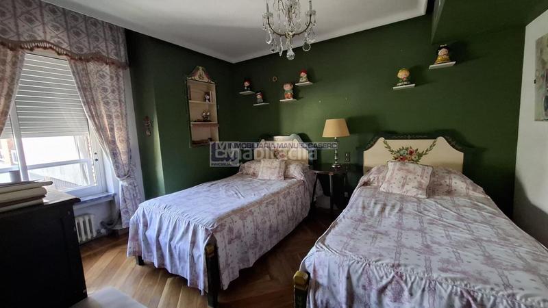 Foto e4a5c229-70f2-4147-818b-5635fe874cbd. Penthouse with heating parking in Centro Cáceres