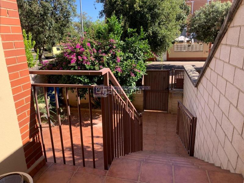 Foto da2dcb90-ce76-4fd7-9798-f1ff124f40ec. Casa a schiera con riscaldamento parcheggio in nuevo Cáceres Cáceres