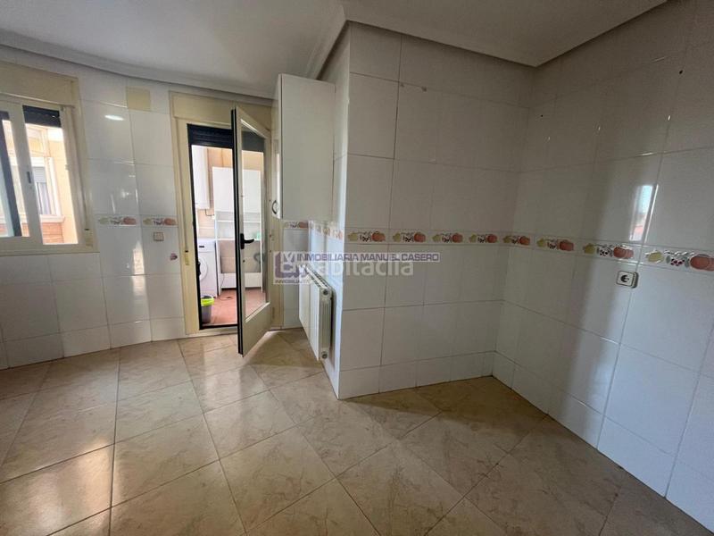 Foto f7045923-48c1-4050-a9c7-29af2f0a3630. Appartamento con riscaldamento parcheggio piscina in Cáceres