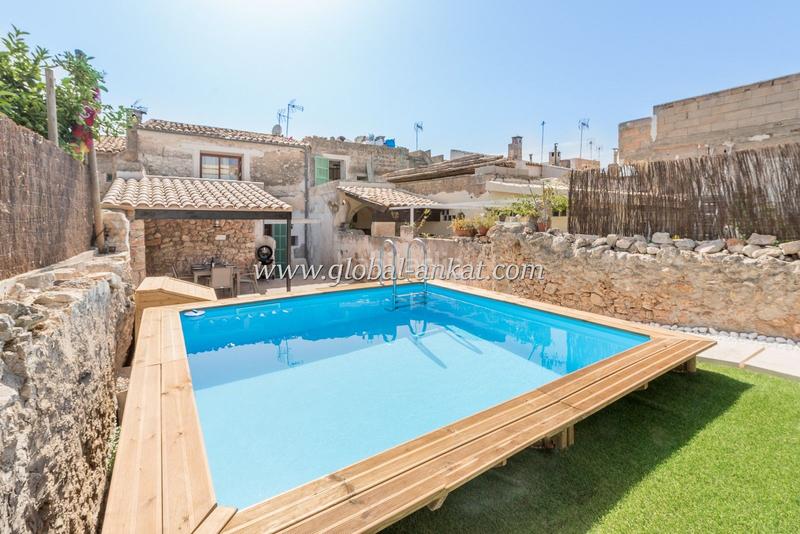 Foto 6db1a7fa-629c-438a-a4fe-edf1096f8e9a. Casa adosada preciosa casa completamente reformada ! (ref. c20222) en Felanitx