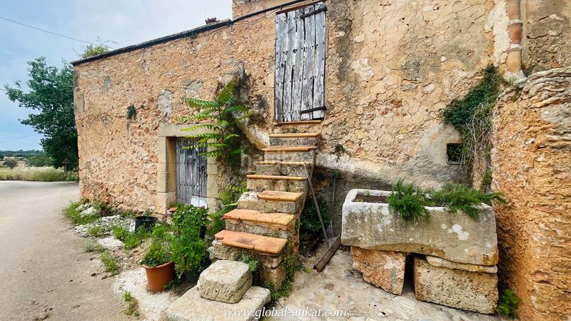 Foto f5d99fc1-79e7-4c67-92f8-7067ef83b99f. Masia amb piscina a Felanitx poble Felanitx