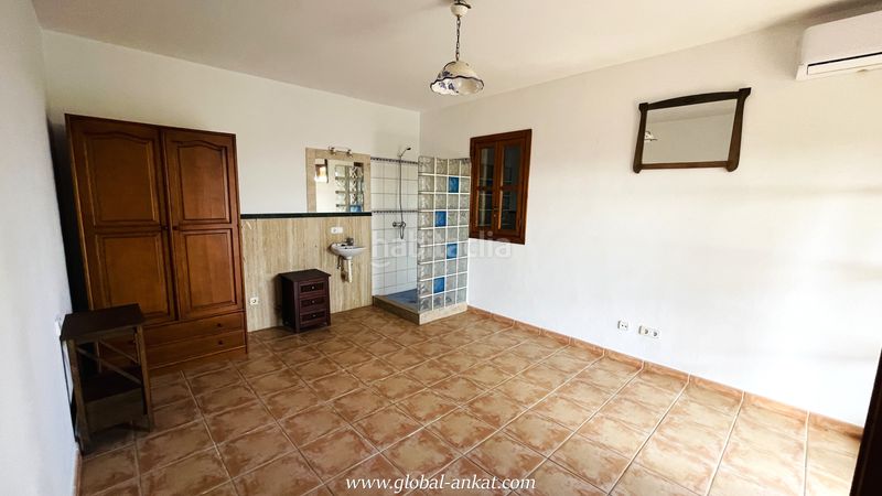 Foto 28cbeedc-4f6e-4e50-b63e-d9e934f157e1. Rent country house with fireplace parking pool in Felanitx
