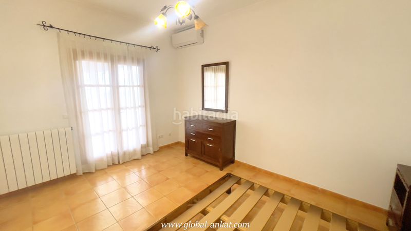 Foto 7b93d3f1-bbd5-4636-8242-22f03d56acac. Rent country house with fireplace parking pool in Felanitx