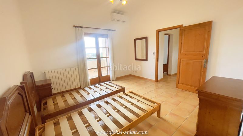 Foto cf58e77a-7e26-4dcb-8225-03c241c17f23. Rent country house with fireplace parking pool in Felanitx