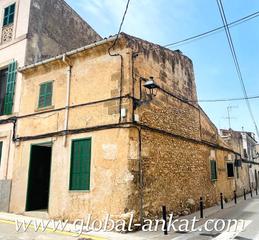 Casa a Felanitx Poble. Oportunidad única en felanitx:  casa esquinera con encanto y ane