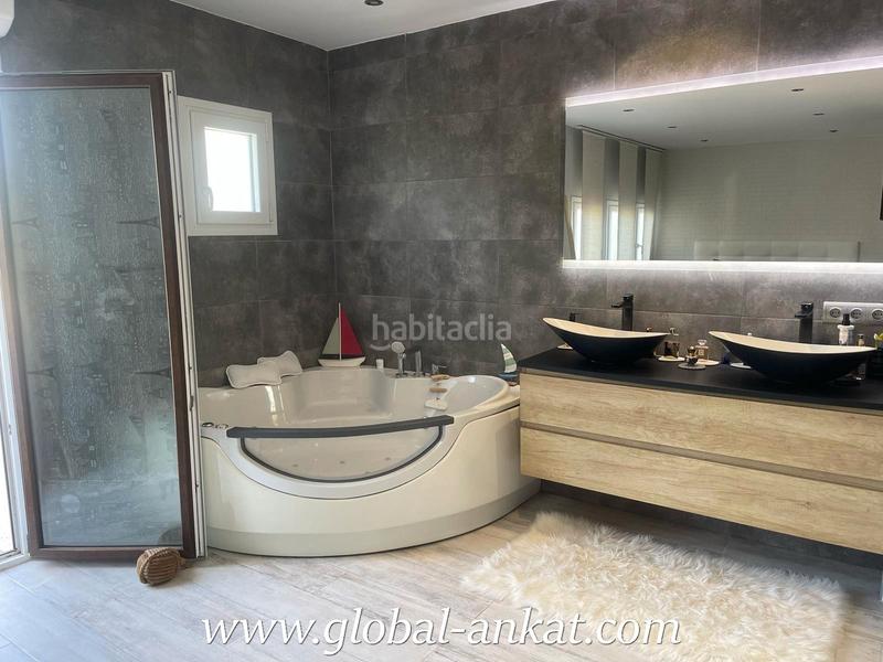 Foto e8dd2309-15f5-4e2c-a57d-72719edcf573. Xalet amb calefacció aparcament piscina a Cala d´Or Santanyí