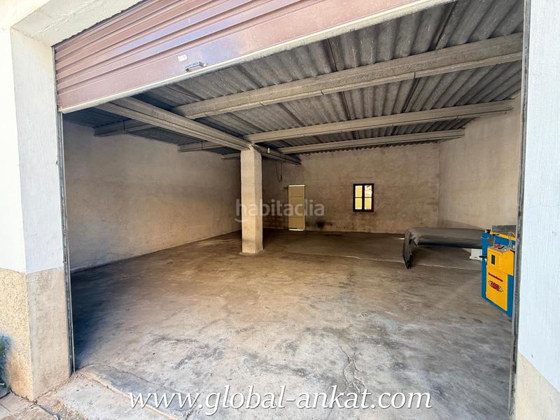 Foto 004a0578-1487-42e9-ace6-4978cf4617ee. Aparcament cotxe a Felanitx poble Felanitx