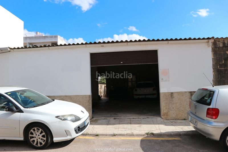 Foto 943e52ab-64c2-4eda-86a4-d6f26d4ebbf5. Aparcament cotxe a Felanitx poble Felanitx