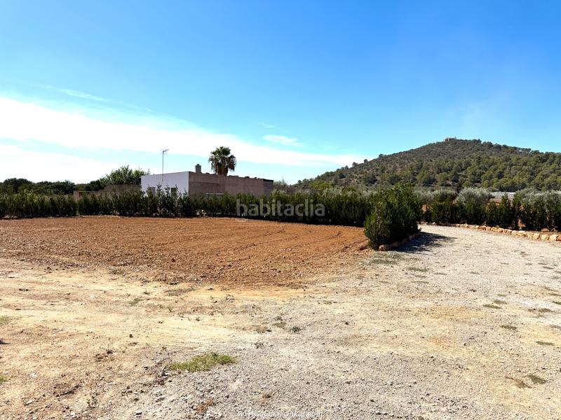 Foto e00924cd-ed7e-48ea-8ec8-bbcabef86014. Masia amb xemeneia a Porreres