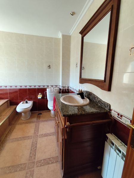 Foto 473ab7f2-9c46-4f50-825e-5781376bde75. Xalet amb xemeneia calefacció aparcament piscina a Bareyo