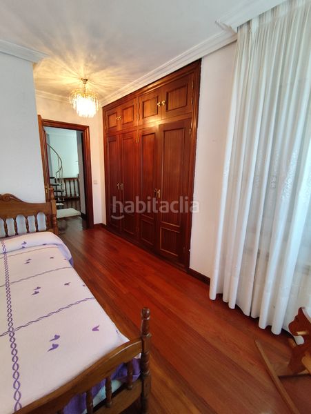 Foto 4c055c3d-1380-4785-988c-5c15e7e4ff0c. Xalet amb xemeneia calefacció aparcament piscina a Bareyo