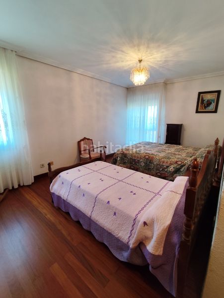 Foto 598e42e4-ebde-4ef3-acb2-72a812bc30a8. Xalet amb xemeneia calefacció aparcament piscina a Bareyo