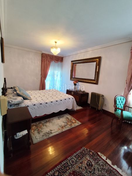 Foto a6fd327f-edac-4208-8538-e328f57a89d6. Xalet amb xemeneia calefacció aparcament piscina a Bareyo