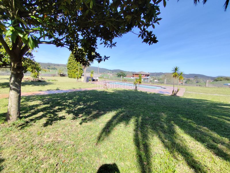 Foto c05adda7-8bd4-4e1d-8ec4-5bc0237e770f. Xalet amb xemeneia calefacció aparcament piscina a Bareyo