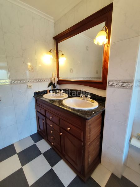 Foto fdf4a47e-ed0a-423a-96f0-5b150de85fa2. Xalet amb xemeneia calefacció aparcament piscina a Bareyo