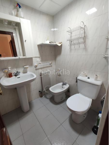 Foto 3d72db05-3716-4b48-9dd8-26aa22c6d920. Alquiler piso en calle las rebolledas 2 piso completo o por habitaciones en Burgos