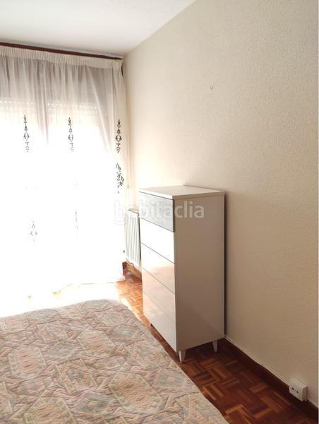 Foto 48cd1b6b-cccb-4a5c-84dd-dcc019d12c01. Alquiler piso en calle las rebolledas 2 piso completo o por habitaciones en Burgos