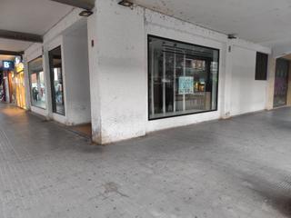 Lloguer Local Comercial  Calle barcelona. Local en esquina