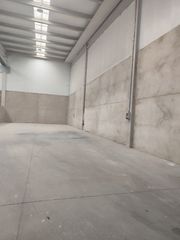 Fabrikhalle in Villalonquéjar. Nave diáfana